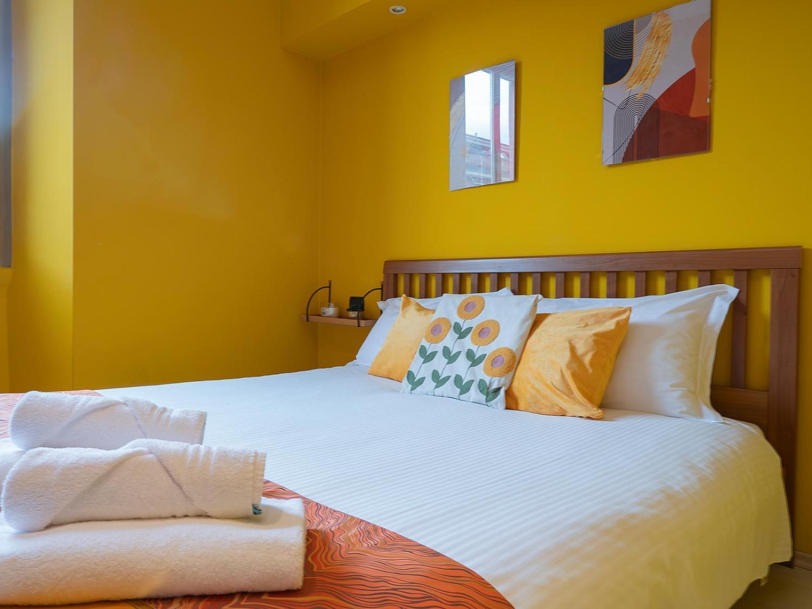 Xenia Apartments - Colorful Apartment In Fiera Area Milano Exteriör bild